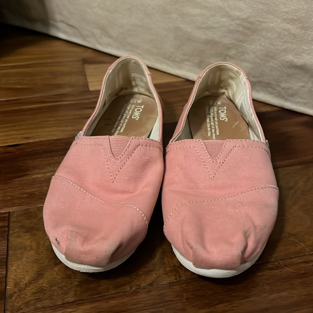 TOMS Women's Pink Slip-On Shoes 7.5 - Picture 3 of 6